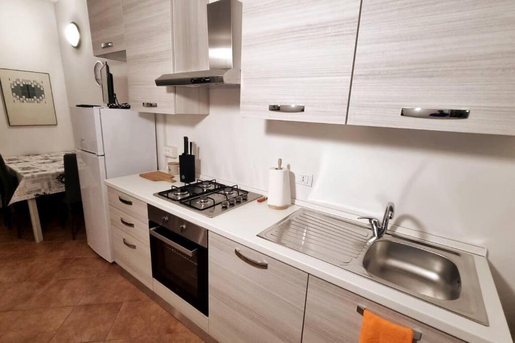 דירות Castana  Casa Al Poggio מראה חיצוני תמונה